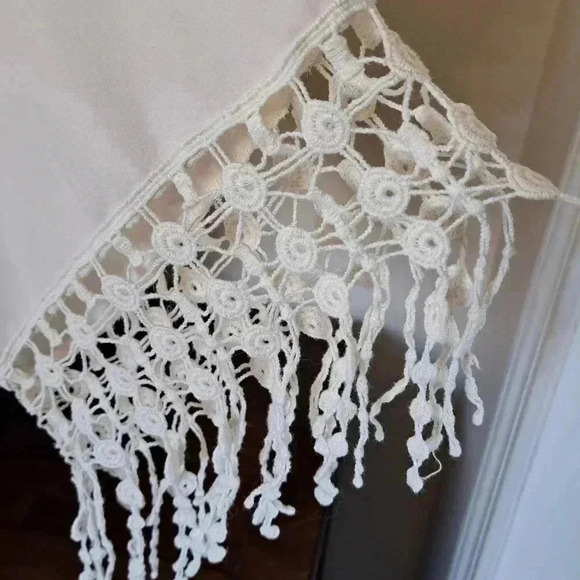 ❤️ Monteau Cream Blouse with crochet back - Picture 9 of 11